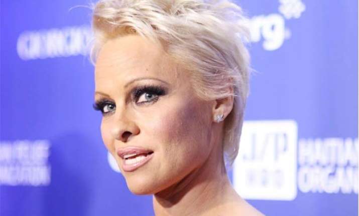 bye bye social media says pamela anderson