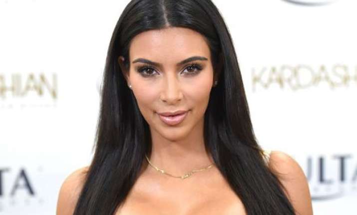 kim kardashian to strip nude again