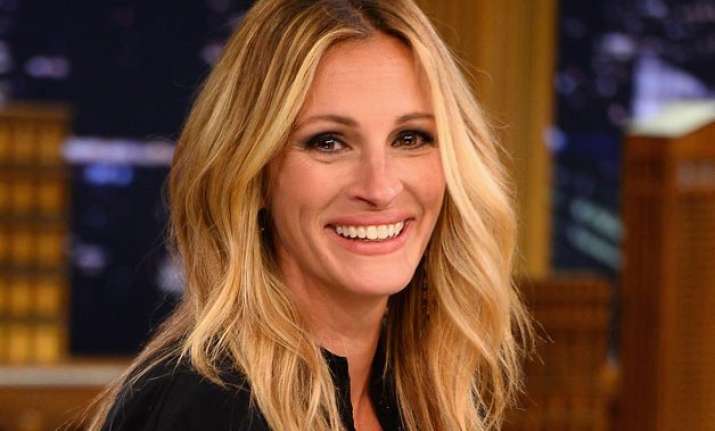 julia roberts selling ny home