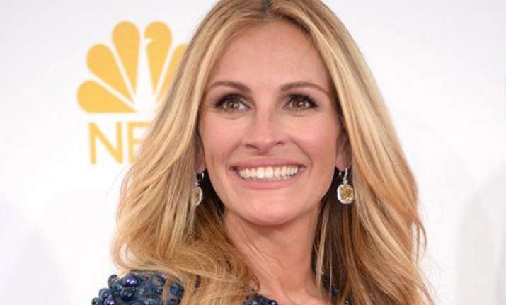 roberts aniston hudson approached for mother s day