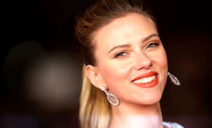 home alone 2 scarlett johansson s favourite holiday film