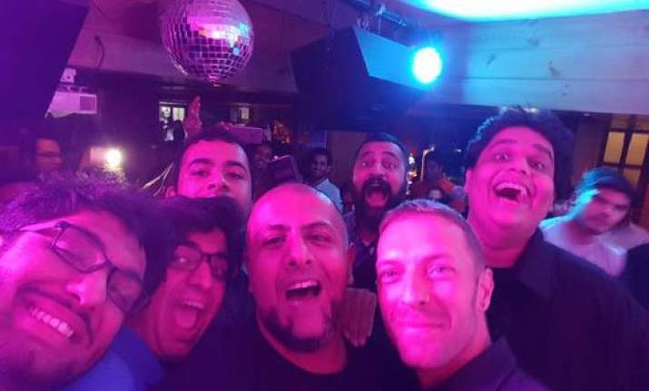 chris martin s surprise delhi gig dismays twitterati
