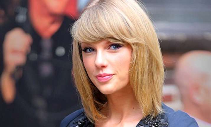 when taylor swift gave fashion tips to fan