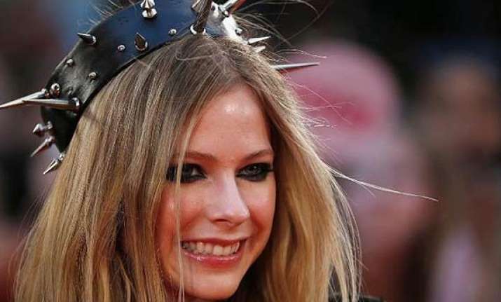 avril lavigne having health issues