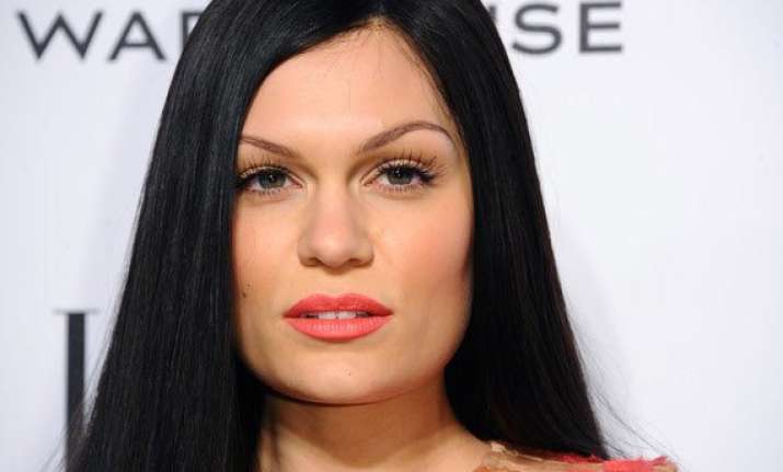 jessie j blames social media for killing romance