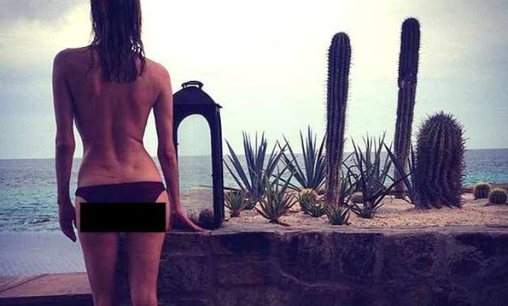 diane kruger flaunts figure in topless image