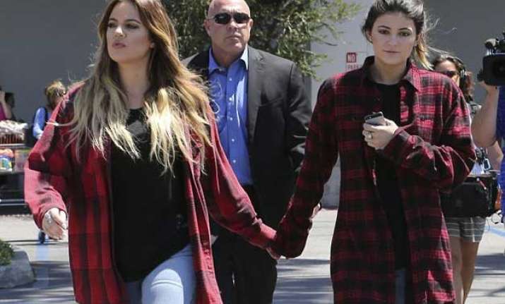 khloe kardashian like a mother to kylie jenner