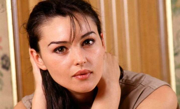 monica bellucci finds singledom liberating