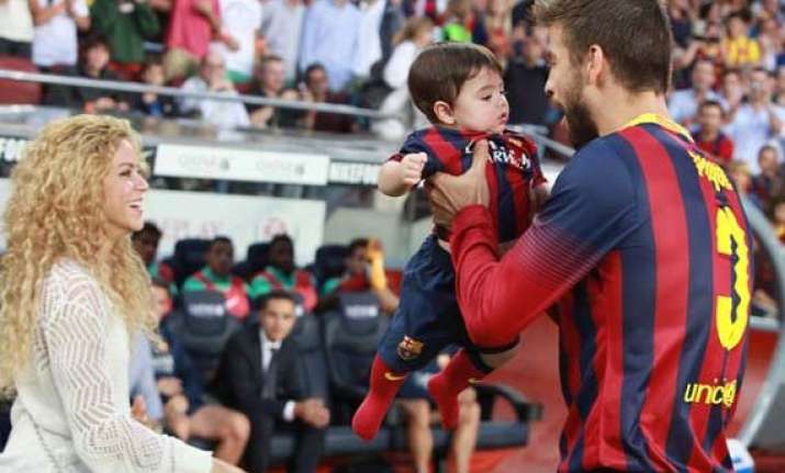 shakira gerard pique a hands on dad
