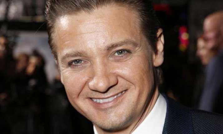 jeremy renner devastated after his wife filed for divorce