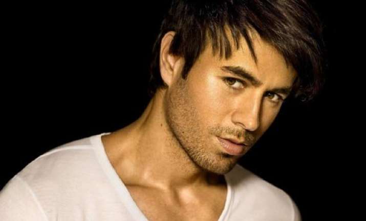 enrique iglesias to perform at mtv emas