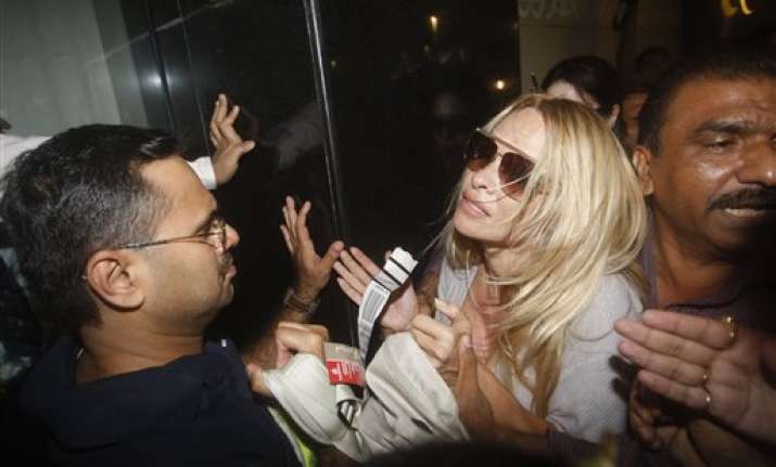 pamela gets taste of indian media frenzy