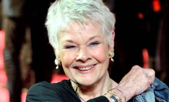 weak eyesight helped judi dench overcome stage fear
