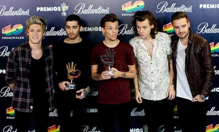 zayn malik flies home from one direction tour with stress