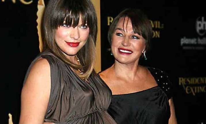 milla jovovich expecting a girl