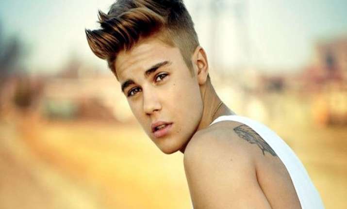 i m not looking for a girlfriend says justin bieber