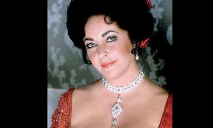 elizabeth taylor undergoes heart surgery
