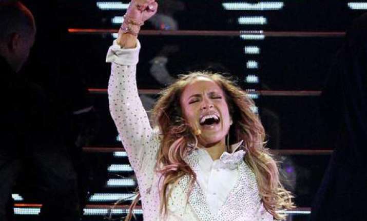 jennifer lopez weeps at concert