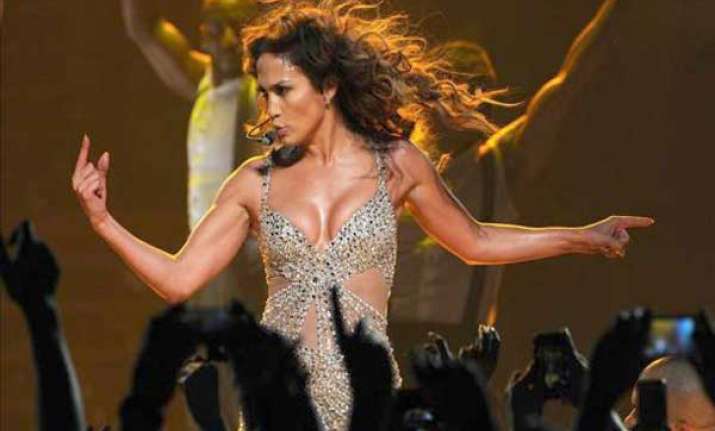 jennifer lopez wisin yandel perform in puerto rico