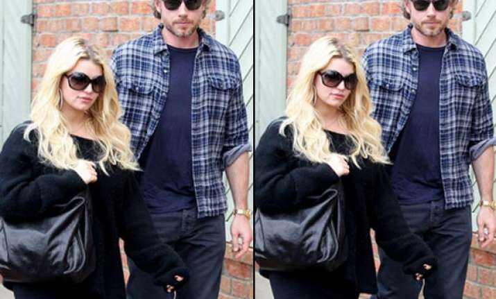 jessica simpson to marry eric johnson