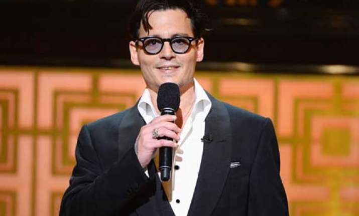 johnny depp in talks for harry houdini biopic