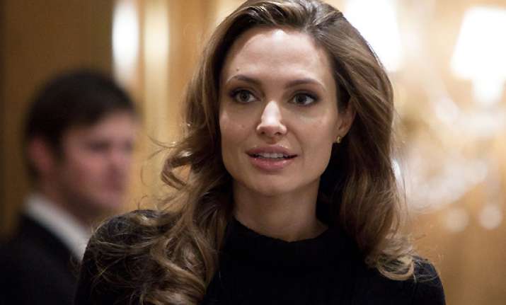 jolie to attend showing of her film in bosnia