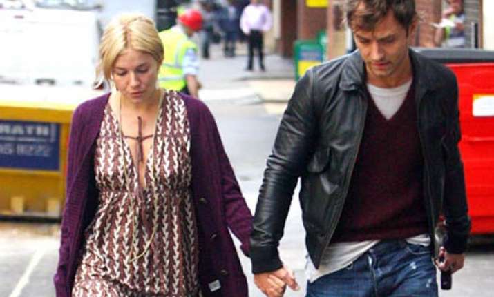 jude law shocked at split with sienna miller