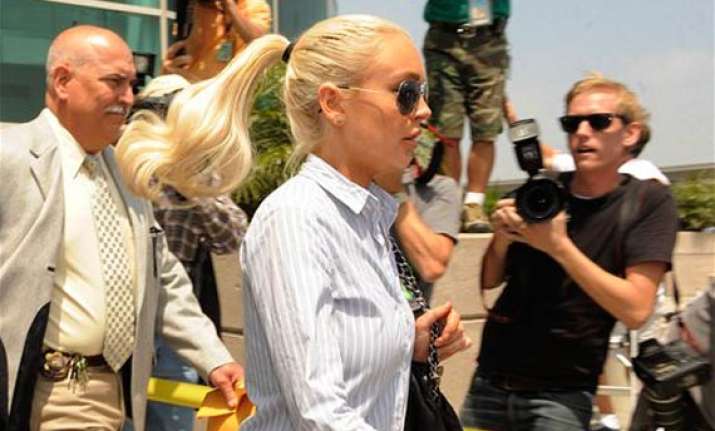 judge tells lohan no more parties at house