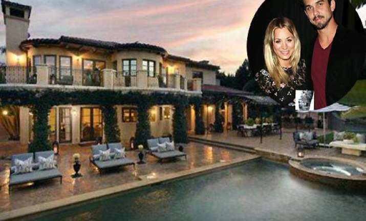 kaley cuoco asks feng shui expert to clear khloe s old
