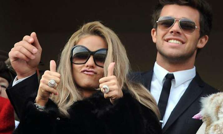 katie price having difficult pregnancy