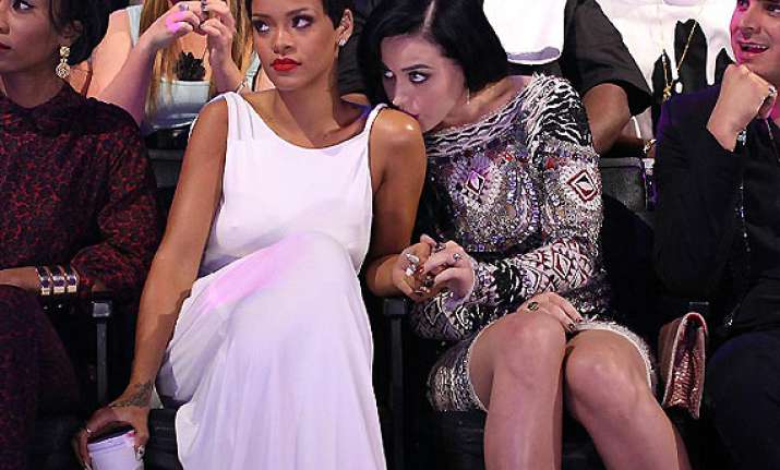 katy perry pulled girl s hair during catfight