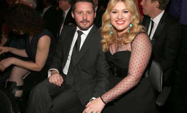 kelly clarkson marries music manager brandon blackstock