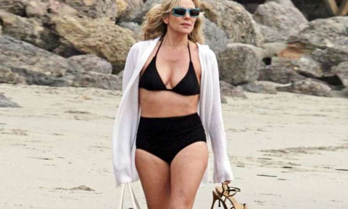 kim cattrall to star in the treehouse