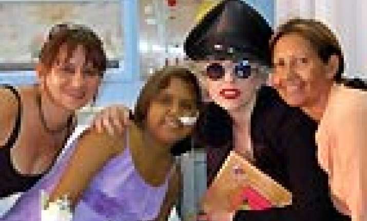 lady gaga visits children hospital