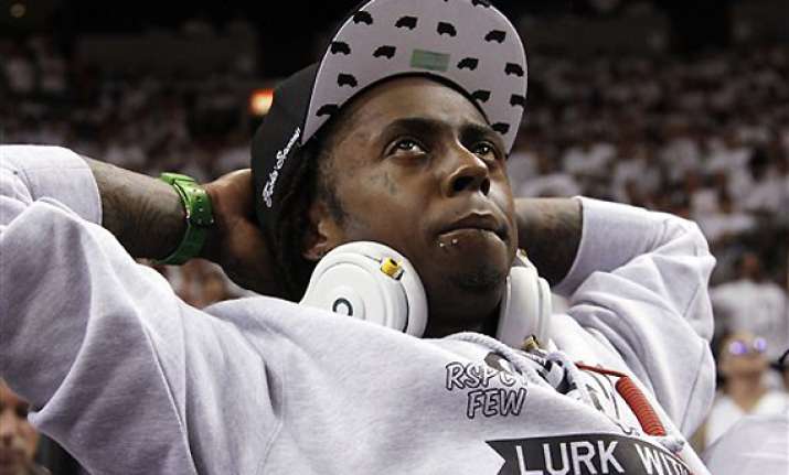 lil wayne says he feels unwanted at oklahoma arena