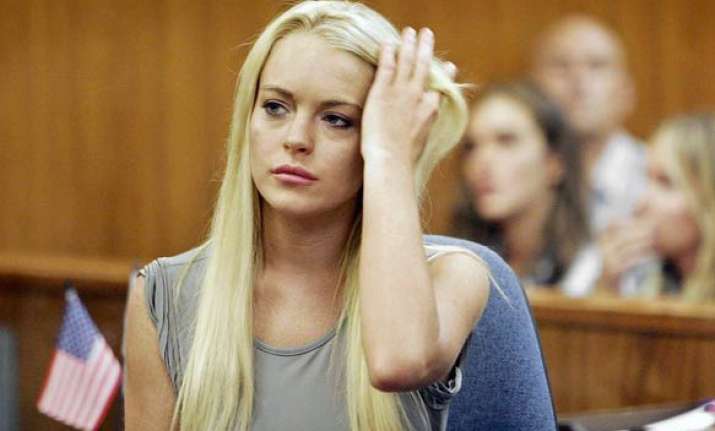 lindsay lohan free after 35 day house arrest