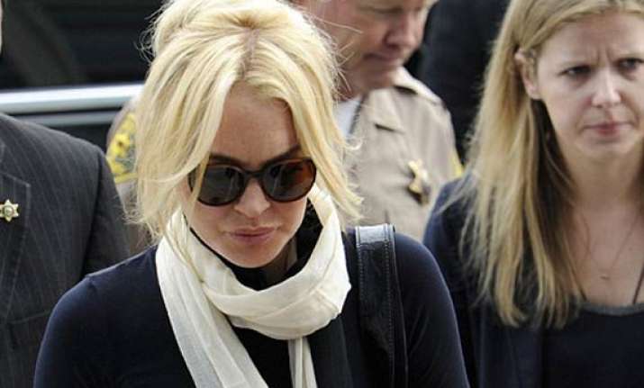 lindsay lohan to appear in court for probation review