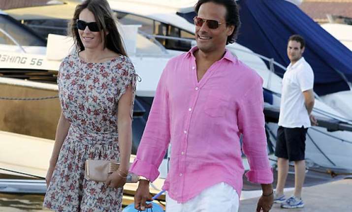 liz hurley arun nayar granted divorce