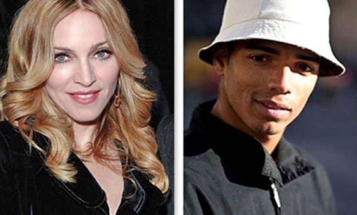 madonna splits from muslim toyboy lover over religious