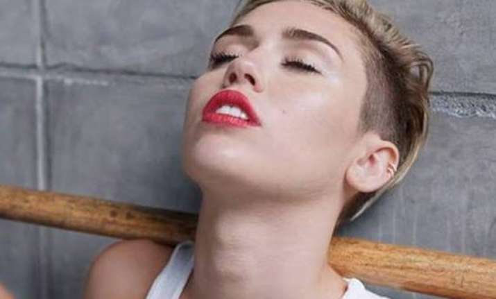 miley cyrus upset over missing 4/20 fest