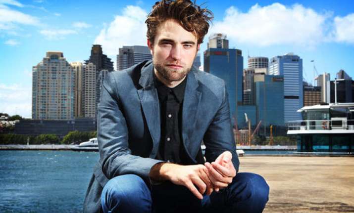 pattinson suffered from depression after twilight fame