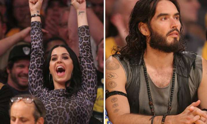 perry brand cross paths at basketball game