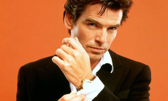 pierce brosnan comforts nigella lawson