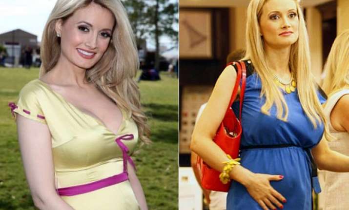 pregnancy is awkward says holly madison
