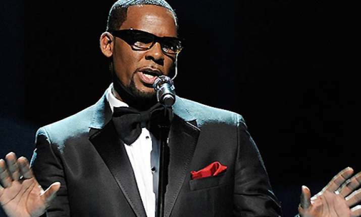 r. kelly brings back trapped series