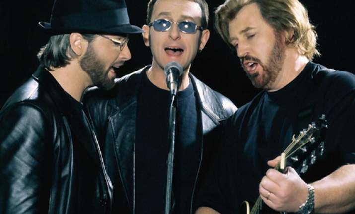 recovering bee gee returns