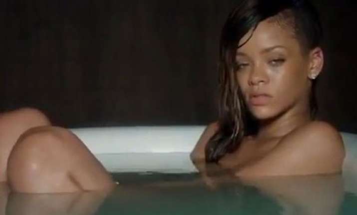 rihanna naked in bathtub for new video