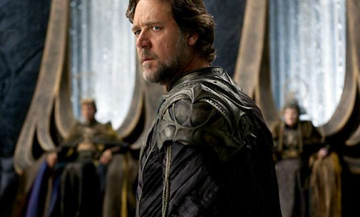 russell crowe to direct his first feature film