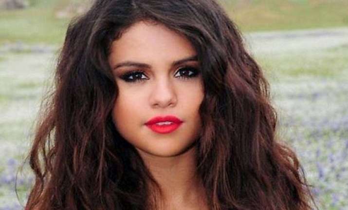 selena gomez shares relationship drama on instagram