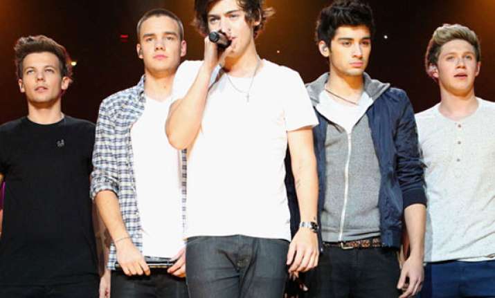 stadium tour can spin gold for one direction